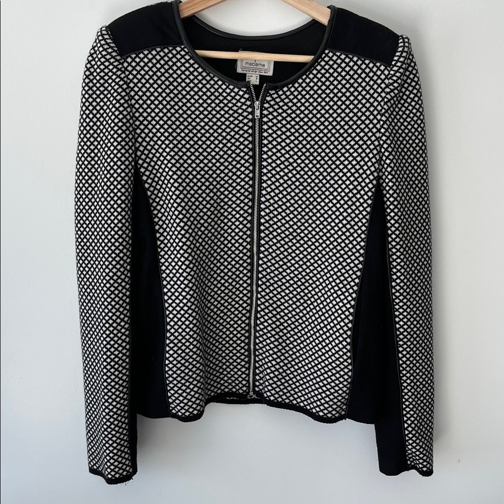 Madame Monochrome Patterned Zip-Up Jacket
Size: UK 8
Like new